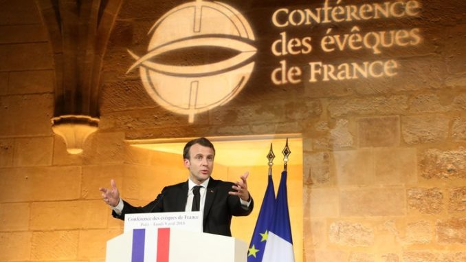 Le-president-Republique-Emmanuel-Macron-devant-eveques-France-college-Bernardins-Paris-9-avril-2018_0_729_486